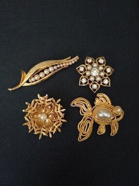 Gold-Tone Pearl & Crystal Floral Brooch Set - Gold